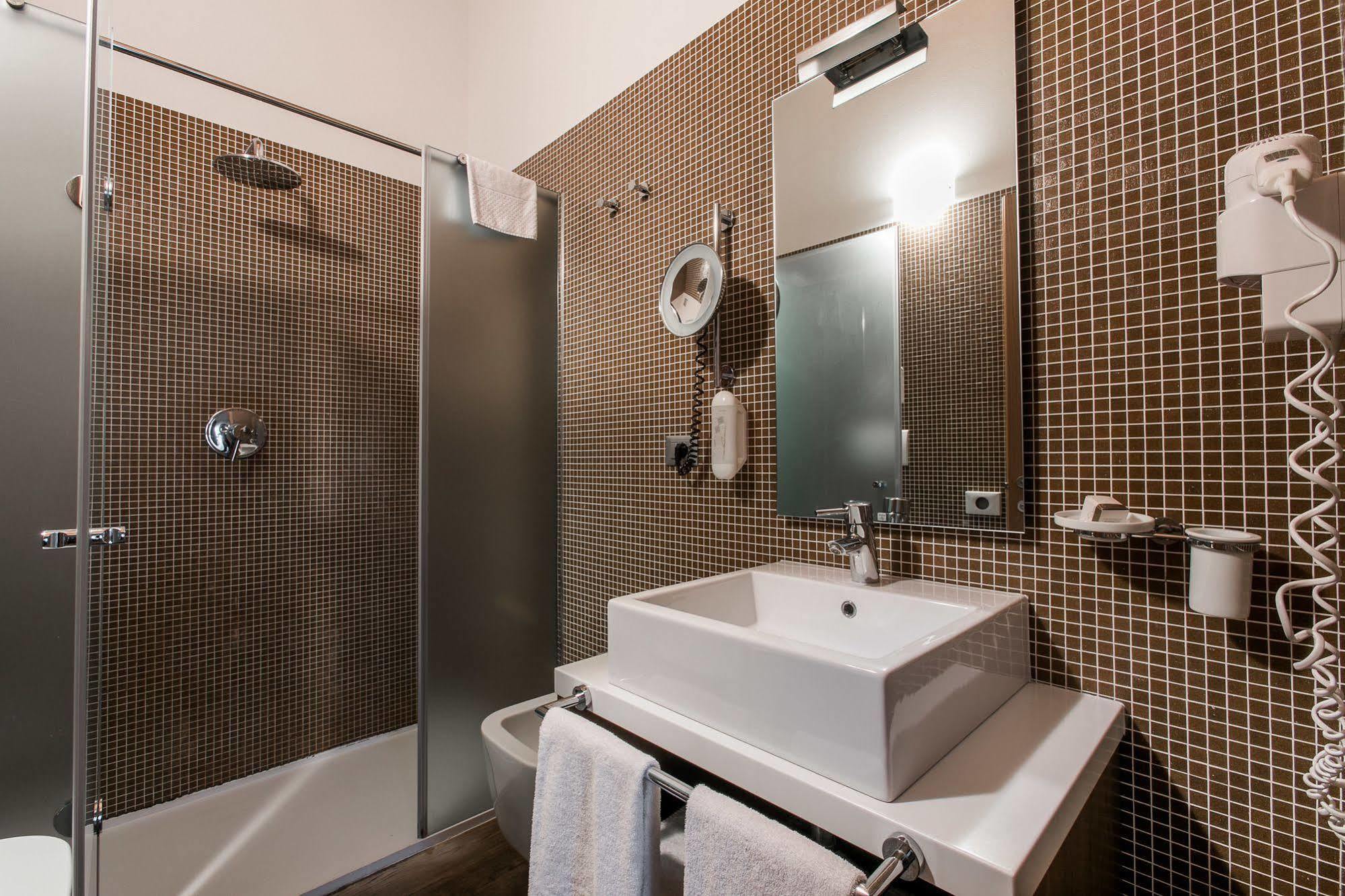 Hotel Opera Доссобуоно Экстерьер фото